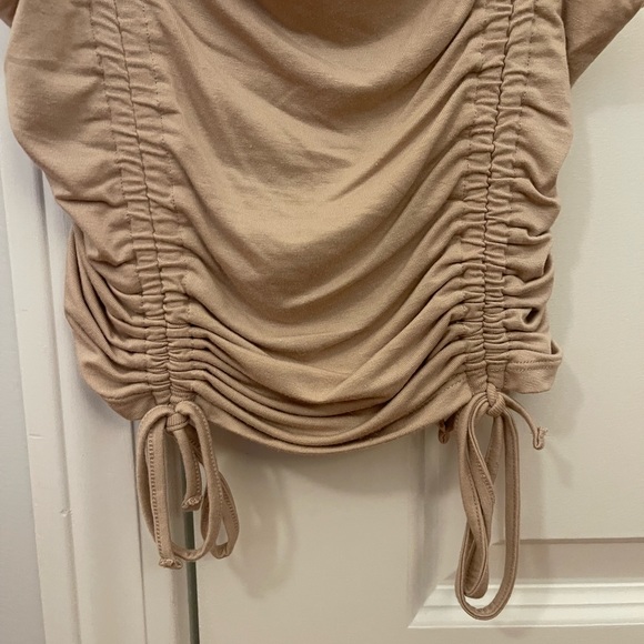Nude color tank top from garage. Size small - Picture 3 of 4